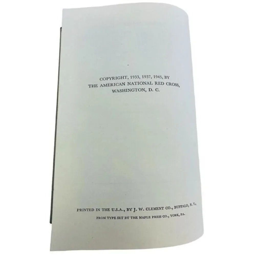 1945 American Red Cross First Aid Textbook & First-Aid Suggestion‎ Booklet VTG